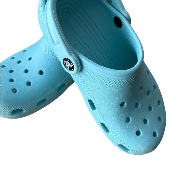 CROCS Woman Aqua Blue Water Shoes - Picture 2 of 4